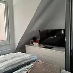 Moebelierte 2 Zimmer Wohnung